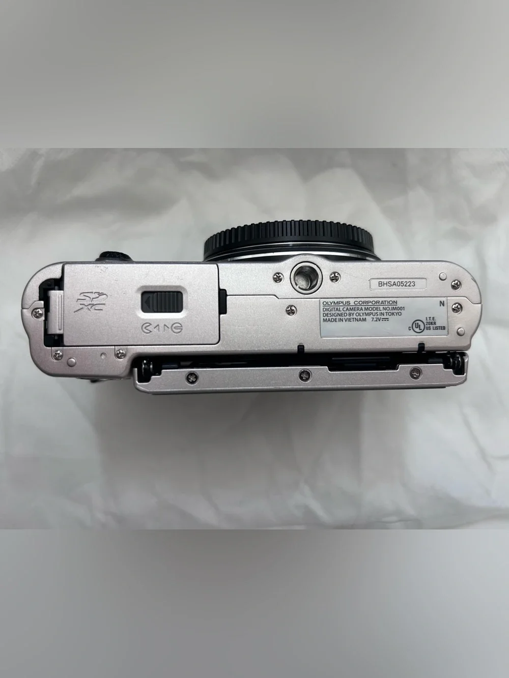 Olympus PEN E-PL8 16.1MP Touchscreen Mirrorless Camera Silver 14-42mm Kit